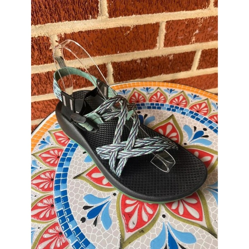 Chaco Women’s Size 6 Teal Purple Toe-Loop Sandals